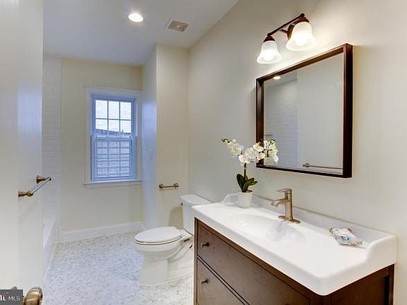 Bathroom solely for tenant