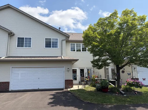2412 Fox River PARKWAY #H, Waukesha, WI 53189