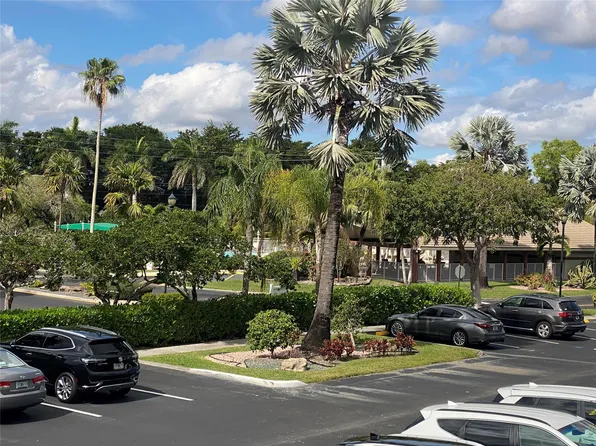 7280 S Devon Drive #208, Tamarac, FL 33321