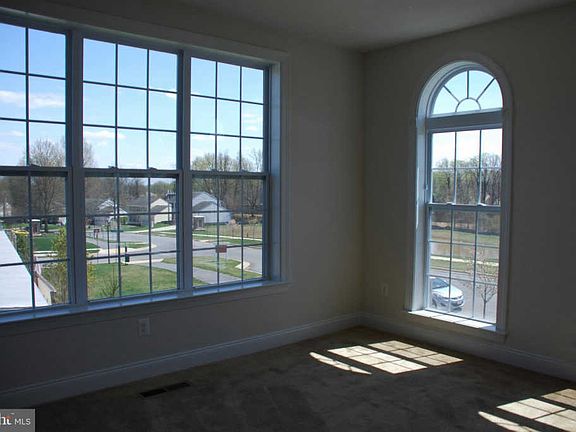 4th image of 17046 Amity Dr