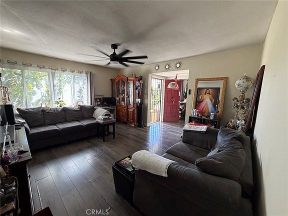 3rd image of 7431 Topeka Dr