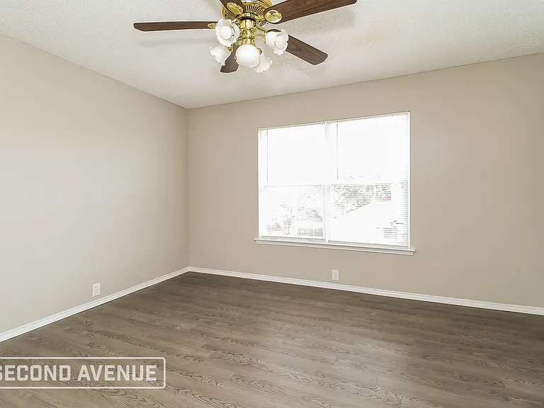 8525 Auburn Dr — Photo 12