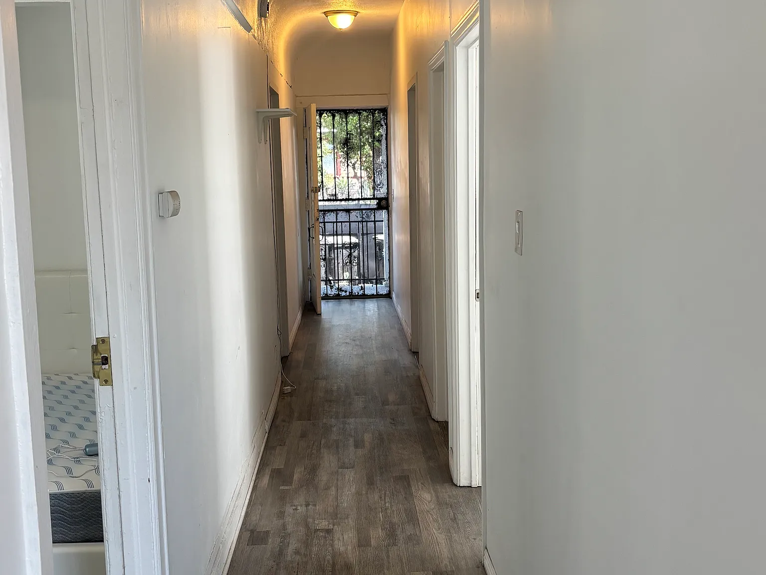 4 bed, 1198 sqft, $4,100 — Photo 3