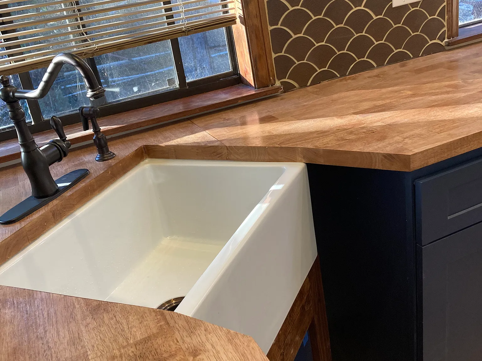 Studio, 350 sqft, $2,500 — Photo 3