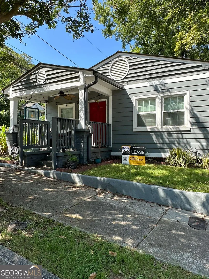 1081 Ashby Grv SW photo 1