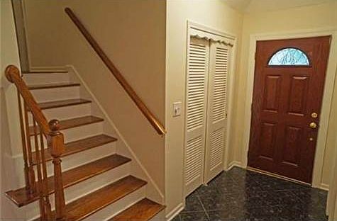 3rd image of 9010 W 105th St