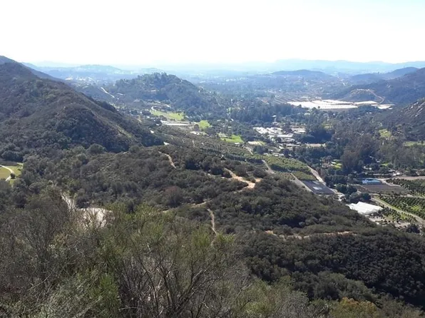 27623 Cougar Pass Rd, Escondido, CA 92026