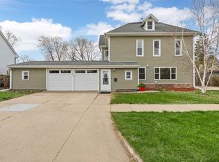 300 Palisades Rd SW, Mount Vernon, IA 52314