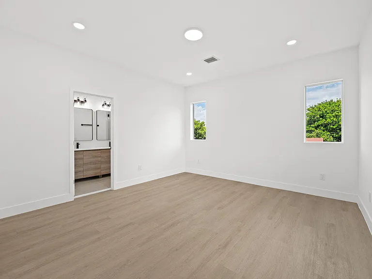 1355 NW 42nd St #1355 — Photo 14