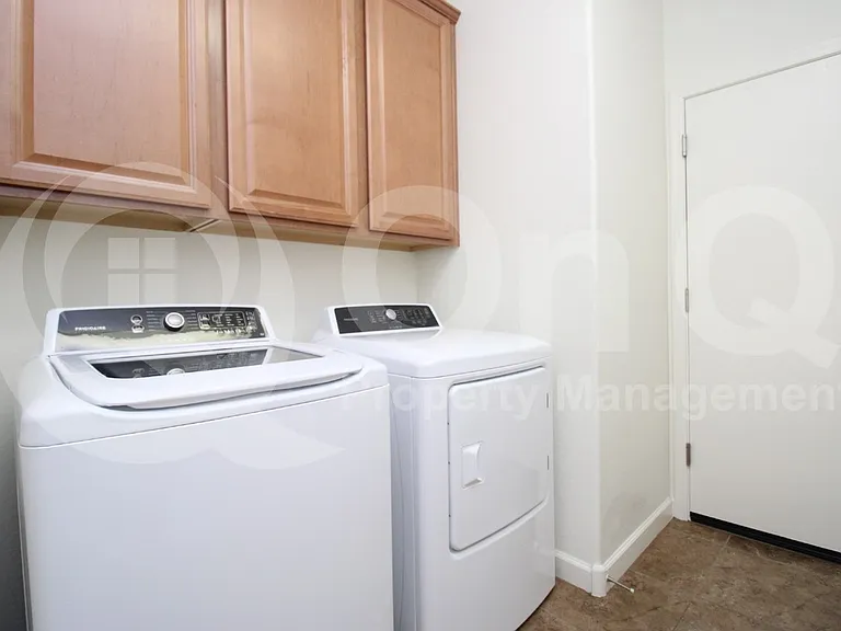 4535 S Ellesmere St — Photo 20
