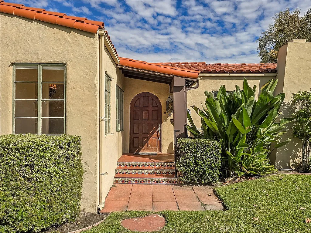 3 bed, 1.5 bath, 1502 sqft, $3,985 — Photo 3