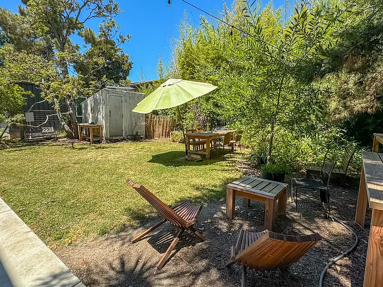 2247 Derby Street — Photo 15