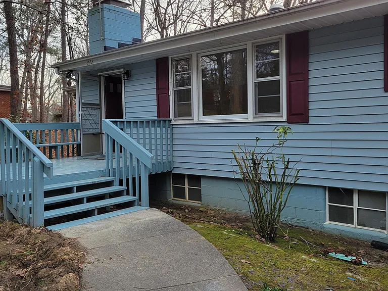 223 Severin St — Photo 4