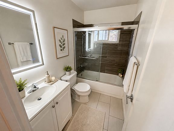 4th image of 1836 E 25th St APT 4