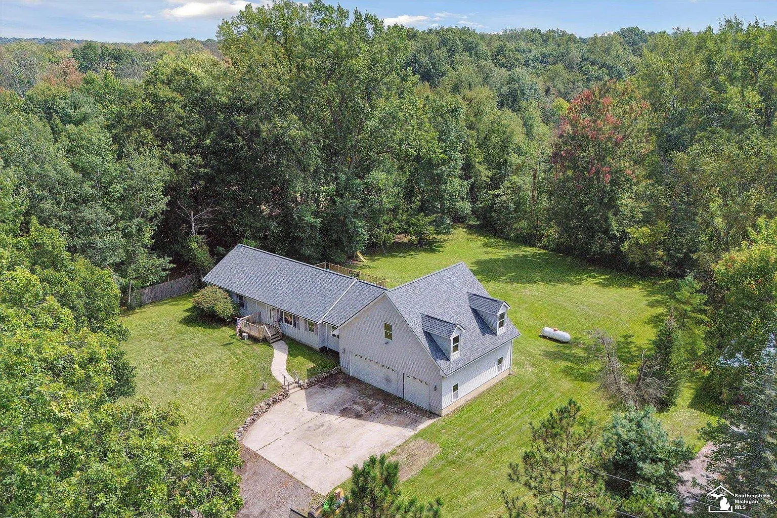 9071 Coon Lake Rd photo 1