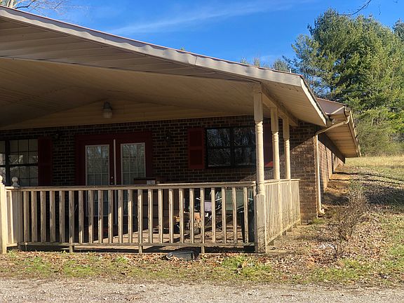 4th image of 202 Rose Ct