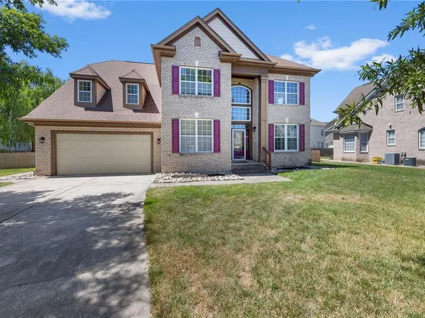 2413 Caitlan Loch Ln, Virginia Beach, VA 23456