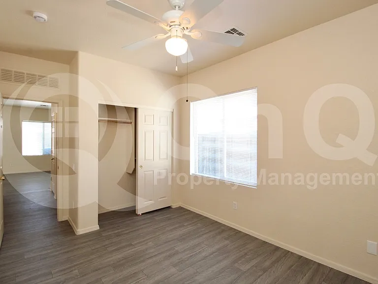9120 W Hubbell St — Photo 16