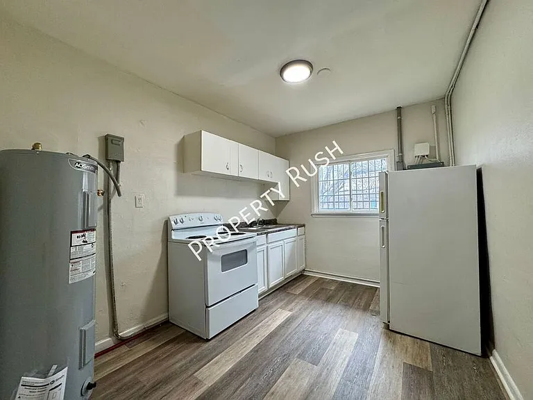 3605 Dorris St — Photo 5