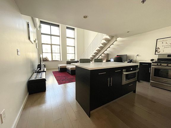 3rd image of 726 Market St Unit 301