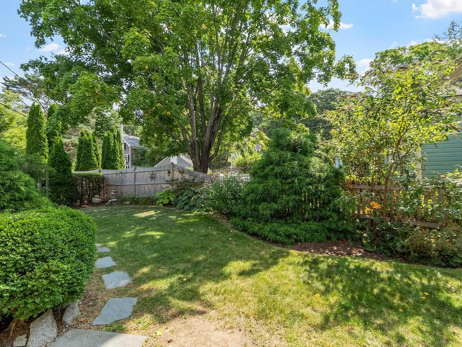 2 bed, 1.5 bath, 1288 sqft, $3,000 — Photo 4