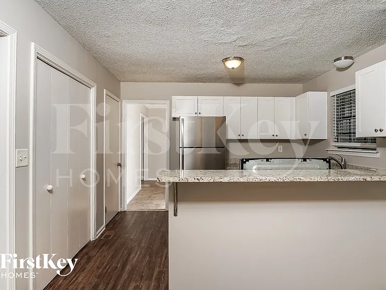 1731 Tudor Dr — Photo 4