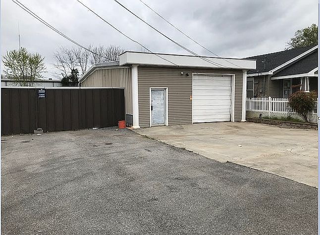 1st image of 1213 Virginia Blvd NW