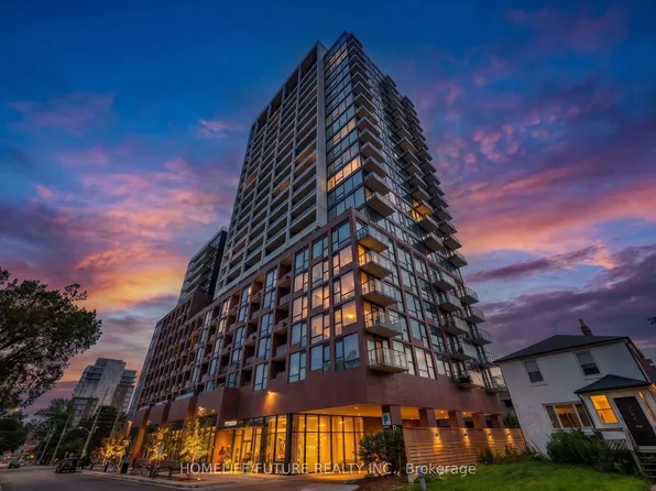 28 Ann St #208, Mississauga, ON L5G 3G1
