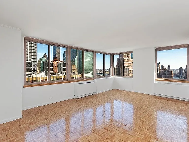 235 E 40th St #28G — Photo 2