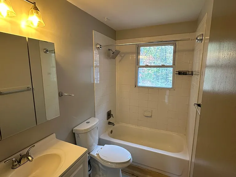 40 Briarwood Ln #16F — Photo 17