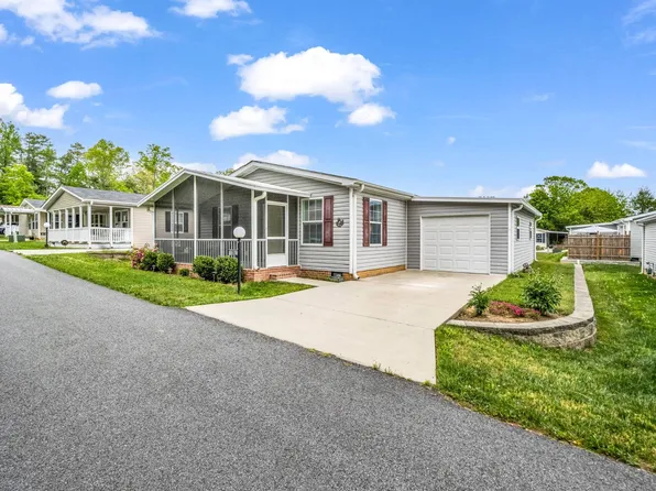 515 Dove Trl, Hendersonville, NC 28792