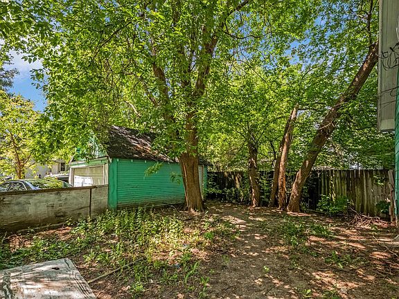 3rd image of 4201 W Sieben PLACE