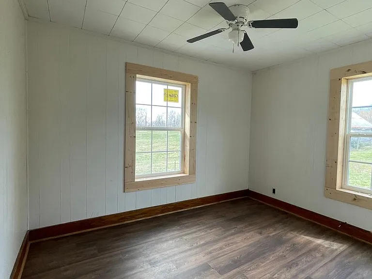 555 Hopewell Rd — Photo 13
