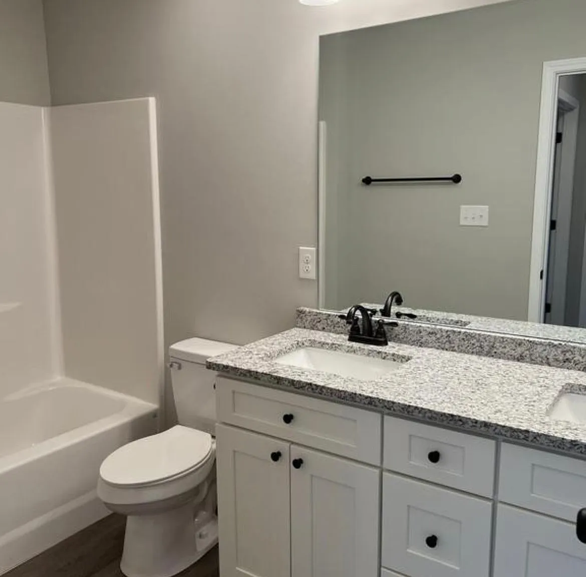 3 bed, 2.5 bath, 1700 sqft, $2,395 — Photo 4