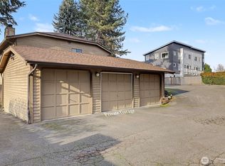 8013 NE 177th Ct #402, Kenmore, WA 98028