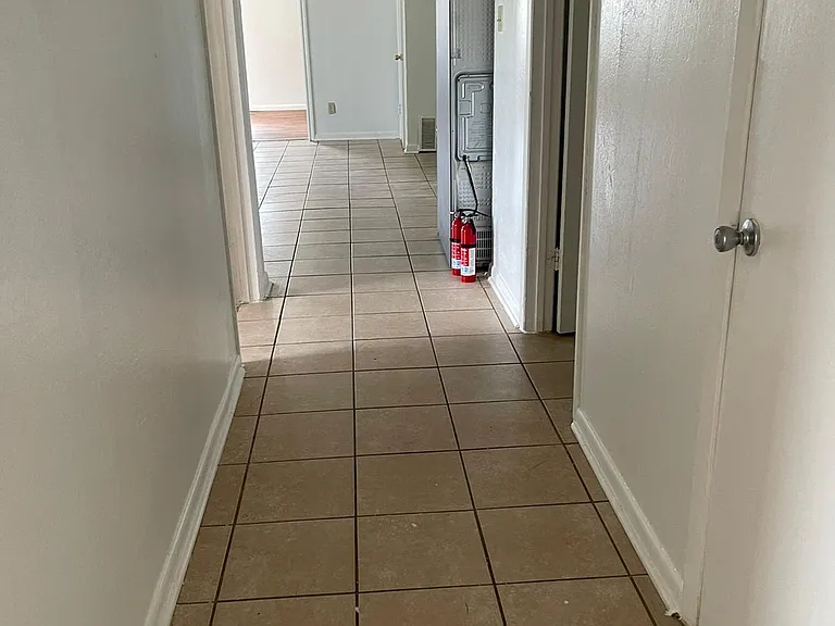12470 FM 314 N — Photo 13