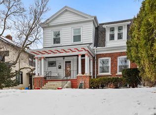 2410 E Stratford Ct, Shorewood, WI 53211