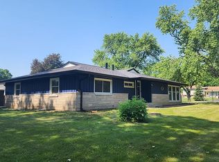 103 Sunrise Dr, Shorewood, IL 60404