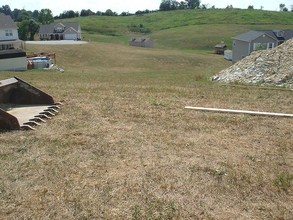 1st image of 8 Thorntree Ln #163