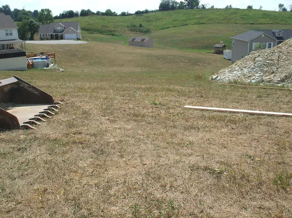 8 Thorntree Ln #163, Lawrenceburg, KY 40342