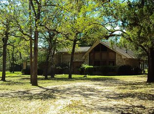 1042 Live Oak, Weimar, TX 78962