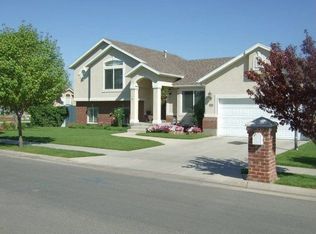 692 W 2075th Cir N, Centerville, UT 84014
