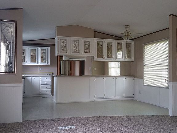 2nd image of 7453 Edgehill Ave