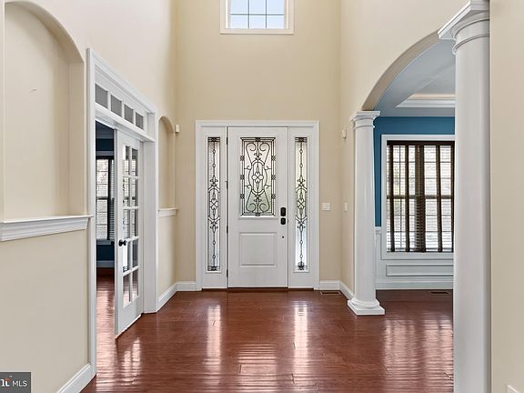 2nd image of 2422 Kensington Way