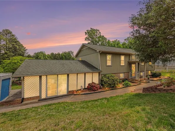 4001 Marie Dr, Winston Salem, NC 27127
