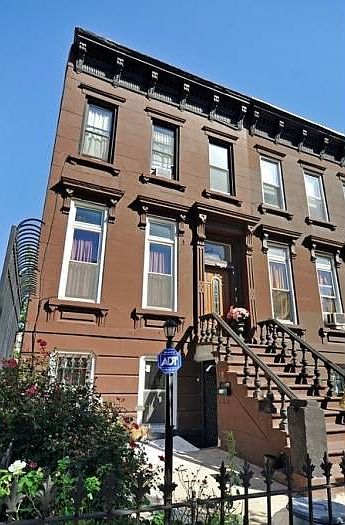 1st image of 365A Quincy St #A
