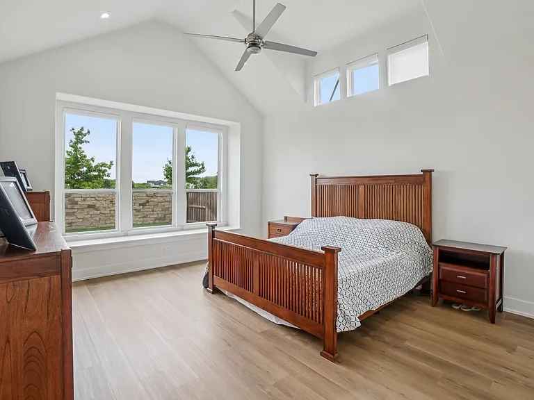 3960 Medio Creek Dr — Photo 15