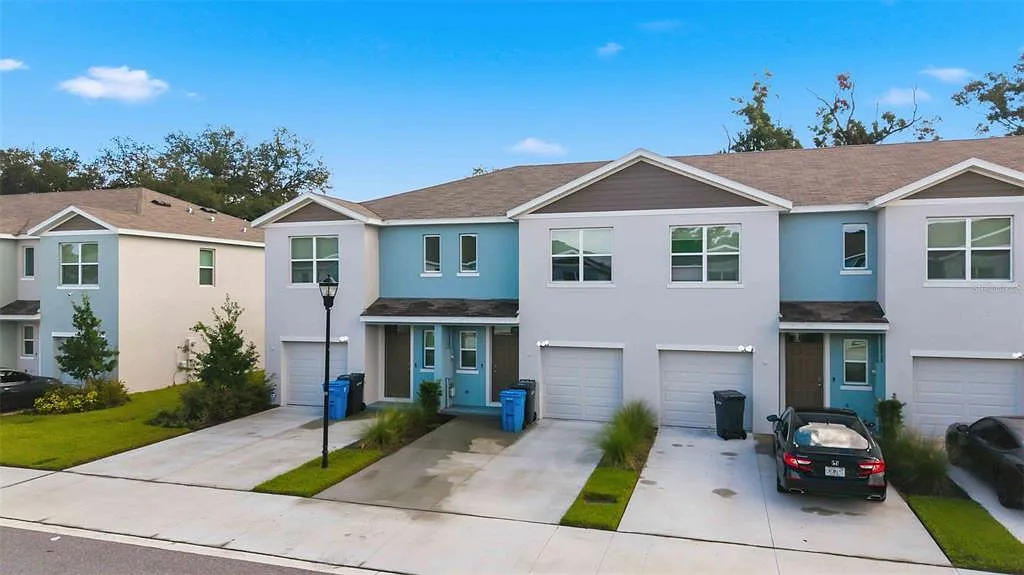 3 bed, 2.5 bath, 1488 sqft, $2,450 — Photo 4