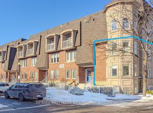 10 Turntable Cres #1, Toronto, ON M6H 4K9