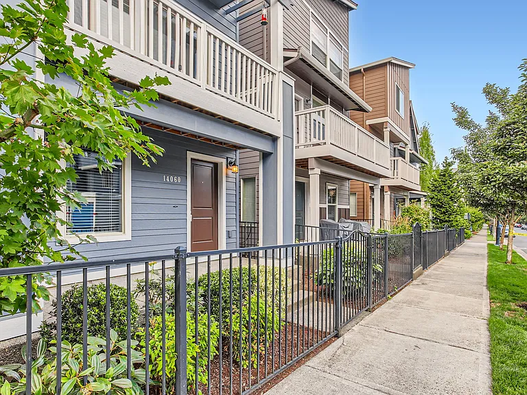 14060 SW Compass Dr — Photo 3
